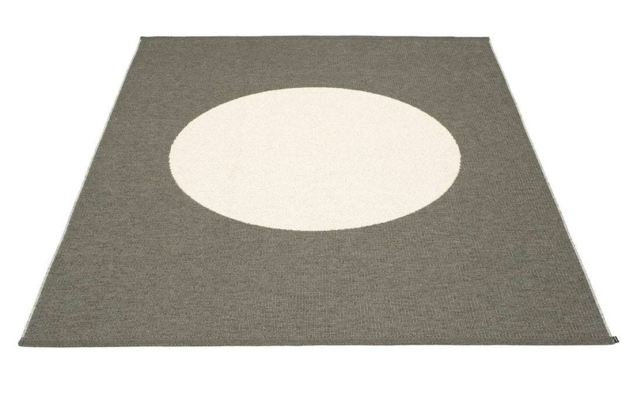 Modern Outdoor * | Pappelina Rugs Vera One Charcoal & Vanilla Rug